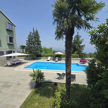 Luxury With Private Pool And 2 Bedrooms In Bay View * Опатия