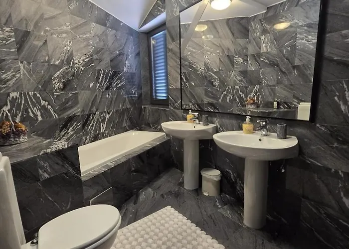 Luxury With Private Pool And 2 Bedrooms In Bay View דירה *