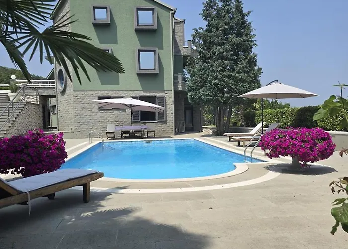 Luxury With Private Pool And 2 Bedrooms In Bay View Опатия