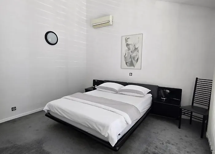 Apartment Luxury With Private Pool And 2 Bedrooms In Bay View *