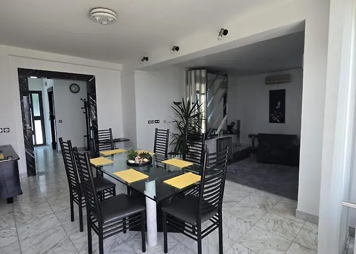 Apartment Luxury With Private Pool And 2 Bedrooms In Bay View *